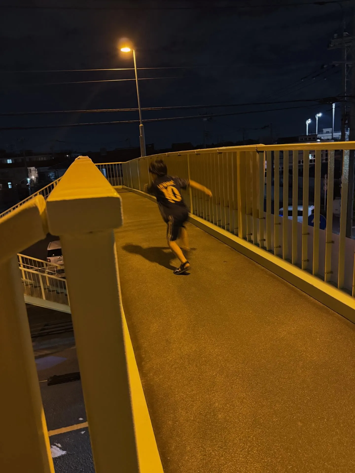 夏も終わりだあ☺️グリコで歩道橋♪笑